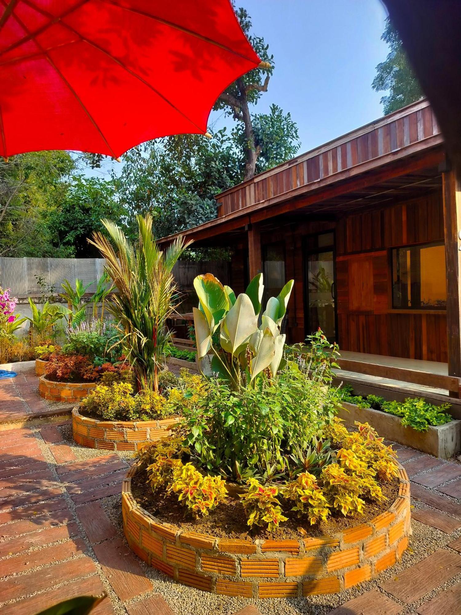 チエンマイ Oldy De Gardenアパートホテル エクステリア 写真